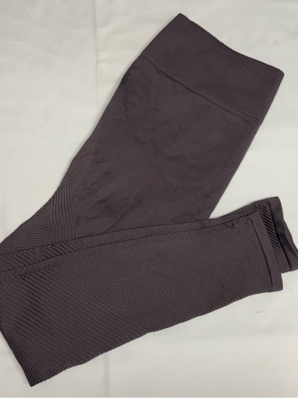 Fabletics Seamless Ribbed Leggings - Dark purple/brown